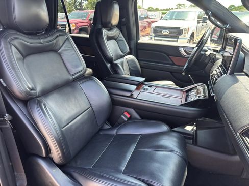 Used 2020 Lincoln Navigator Reserve RWD image 24