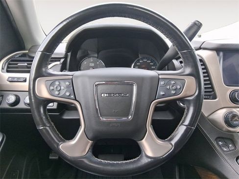 Used 2020 GMC Yukon Denali image 12