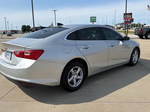 Used 2018 Chevrolet Malibu LS FWD image 18