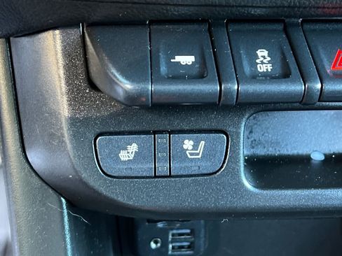 Used 2021 GMC Canyon Denali image 28