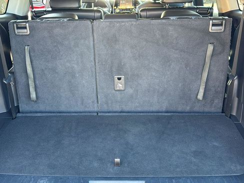 Used 2022 Toyota Highlander XLE image 27