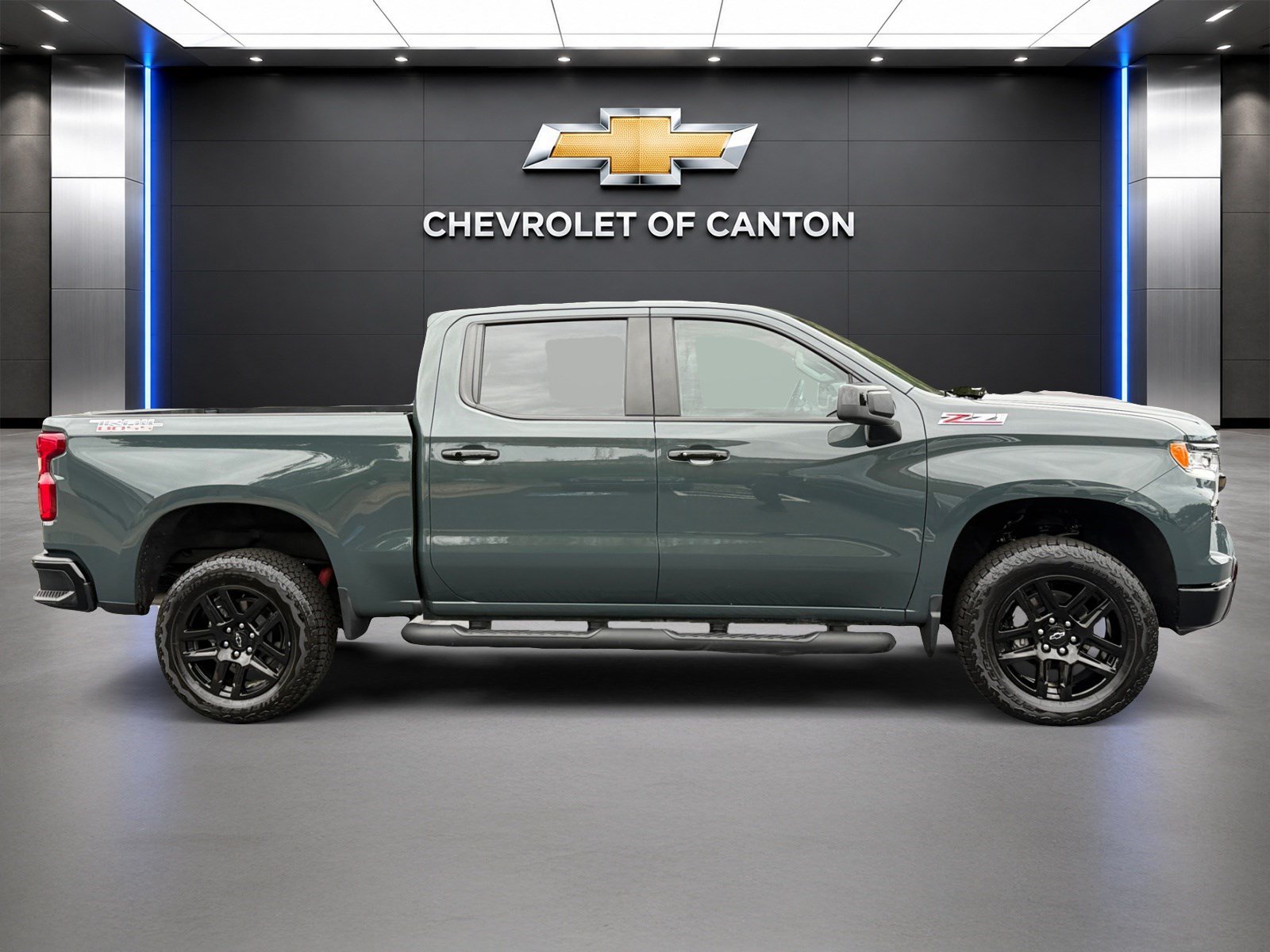 Used 2026 Chevrolet Silverado 1500 LT Trail Boss w/ Convenience Package II AWD/4WD image 4