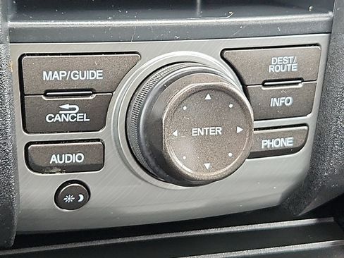 Used 2015 Honda Pilot Touring image 25