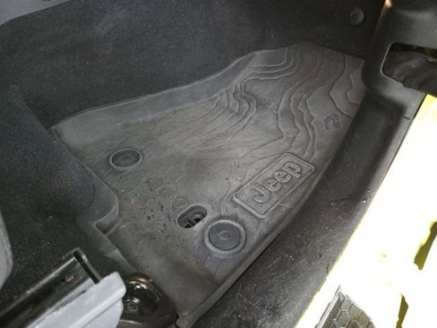 Used 2023 Jeep Wrangler Rubicon w/ LED Lighting Group image 98