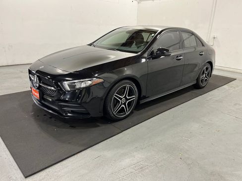 Used 2020 Mercedes-Benz A 220 4MATIC image 3