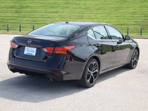 Used 2025 Nissan Altima 2.5 SR FWD image 6