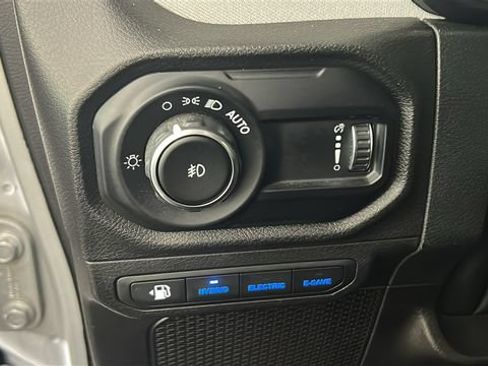 Used 2024 Jeep Wrangler Unlimited AWD/4WD image 19