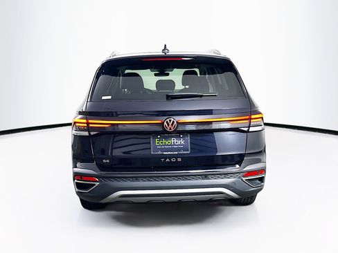 Used 2025 Volkswagen Taos SE FWD image 7