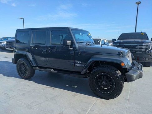 Used 2017 Jeep Wrangler Unlimited Sahara AWD/4WD image 1