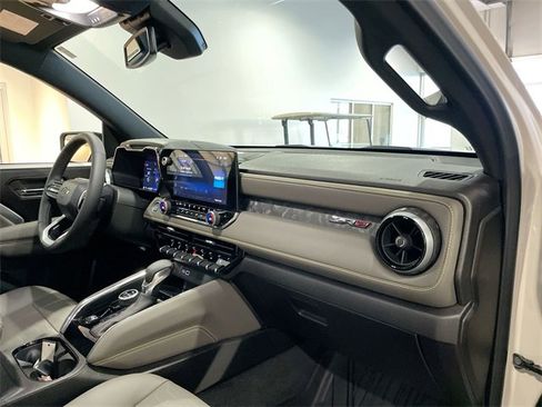 Used 2026 Chevrolet Colorado ZR2 w/ Technology Package image 17