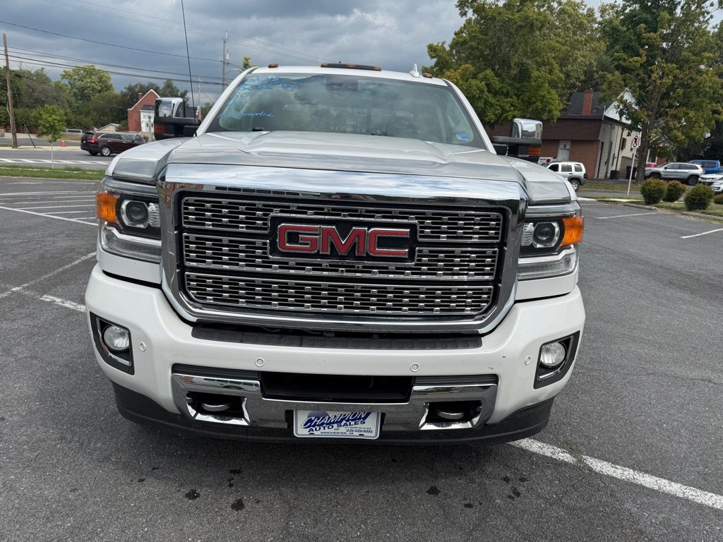 Used 2018 GMC Sierra 2500 Denali AWD/4WD image 3