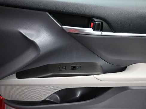 Used 2023 Toyota Camry SE image 38