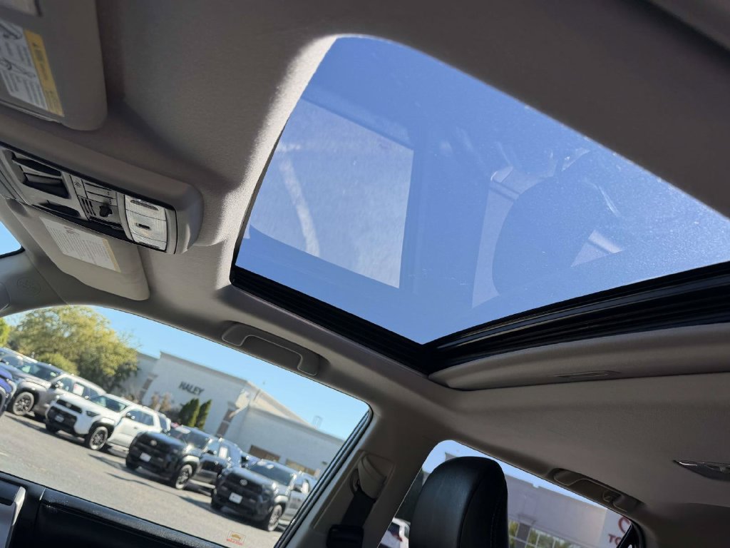 Certified 2019 Toyota 4Runner SR5 Premium AWD/4WD image 19
