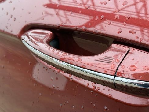 Used 2016 Ford Edge Titanium w/ Technology Package image 13