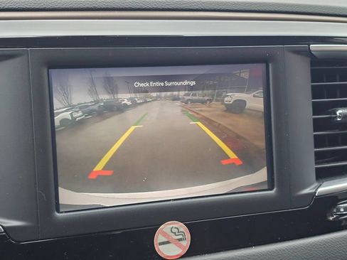 Used 2024 Chrysler Voyager LX FWD image 24