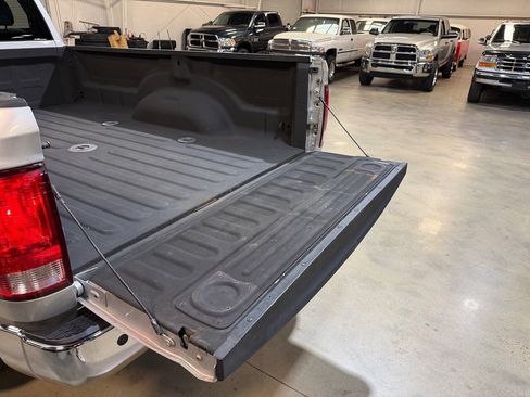 Used 2014 RAM 2500 SLT w/ Popular Equipment Group AWD/4WD image 17