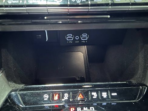Used 2024 Jeep Wagoneer Series II AWD/4WD image 21
