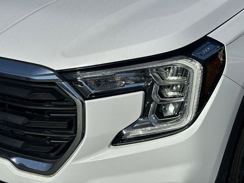 Used 2022 GMC Terrain SLE w/ Driver Convenience Package image 11