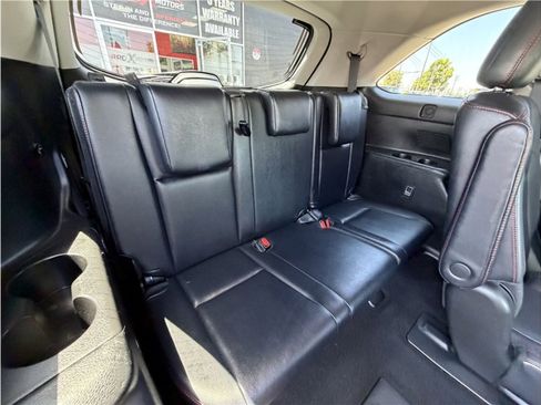 Used 2019 Toyota Highlander SE FWD image 31