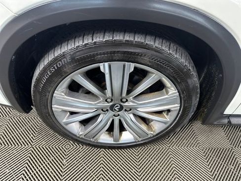 Used 2021 INFINITI QX50 Essential image 10
