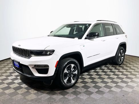 Used 2024 Jeep Grand Cherokee Limited 4xe AWD/4WD image 3
