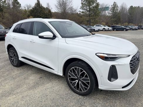 Used 2025 Audi Q5 Premium Plus w/ Premium Plus image 3