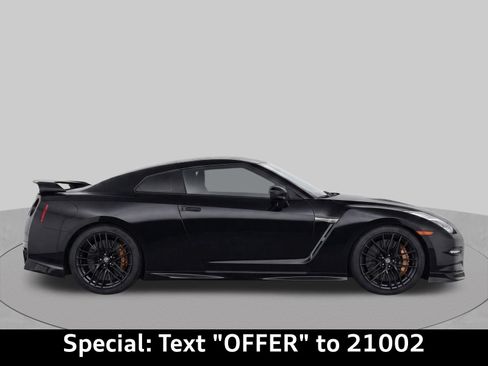 Used 2024 Nissan GT-R Premium w/ Premium Interior Package AWD/4WD image 4
