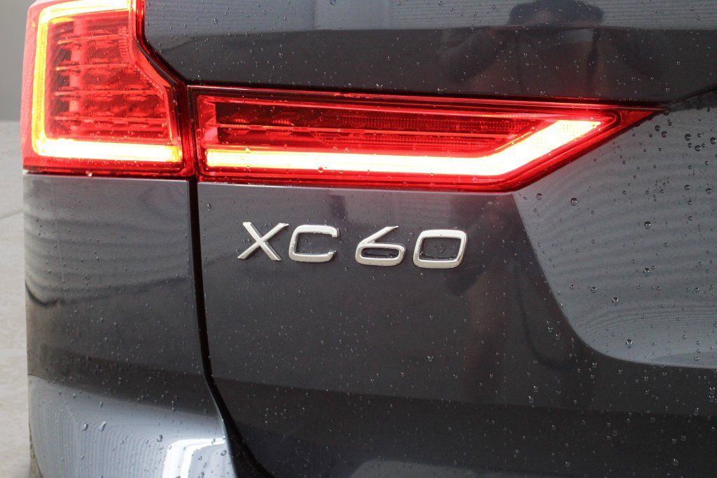 Used 2024 Volvo XC60 B5 Core w/ Protection Package Premier AWD/4WD image 31