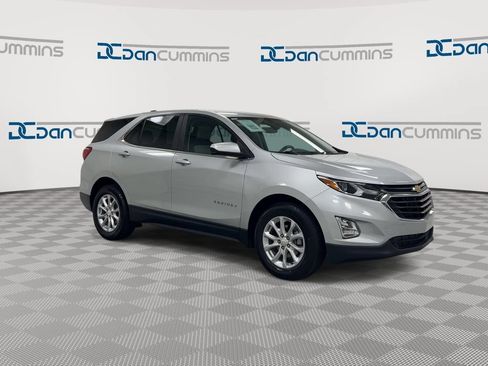 Used 2021 Chevrolet Equinox LT FWD image 2