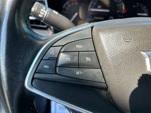 Used 2018 Cadillac XT5 Luxury w/ Driver Awareness Package FWD image 17
