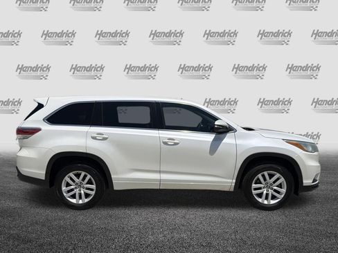 Used 2016 Toyota Highlander Plus FWD image 11