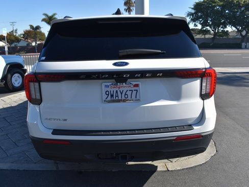 Used 2025 Ford Explorer Active image 7