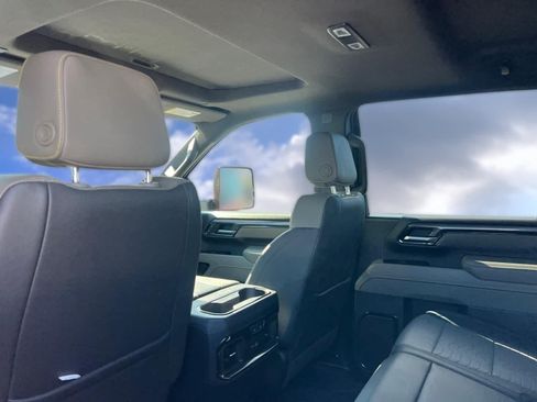 Certified 2025 Chevrolet Silverado 2500 ZR2 w/ Technology Package AWD/4WD image 30