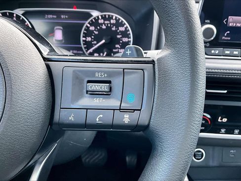 Certified 2023 Nissan Rogue SV image 23