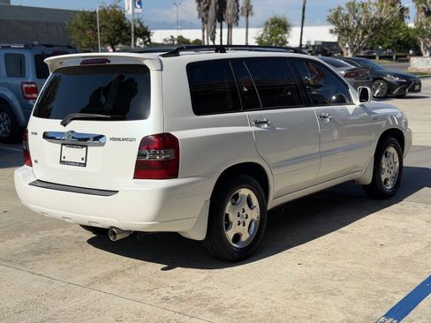 Used 2006 Toyota Highlander Sport w/ Towing Prep Pkg FWD image 11