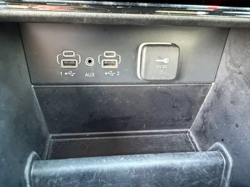 Used 2023 Jeep Grand Cherokee Limited AWD/4WD image 28