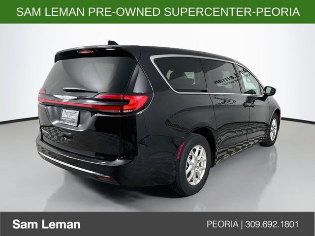 Used 2024 Chrysler Pacifica Touring-L FWD image 7