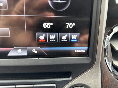 Used 2015 Ford F250 Lariat w/ Chrome Package image 27