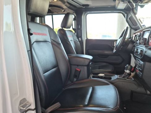 Used 2020 Jeep Gladiator Rubicon AWD/4WD image 5