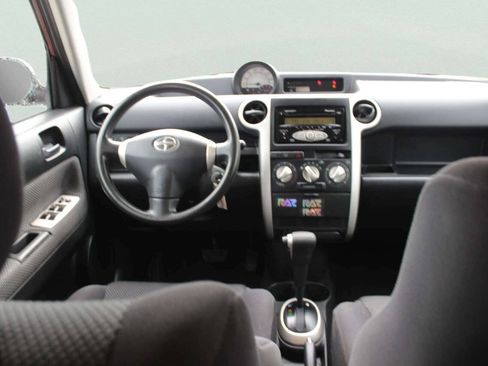 Used 2006 Scion xB FWD image 8
