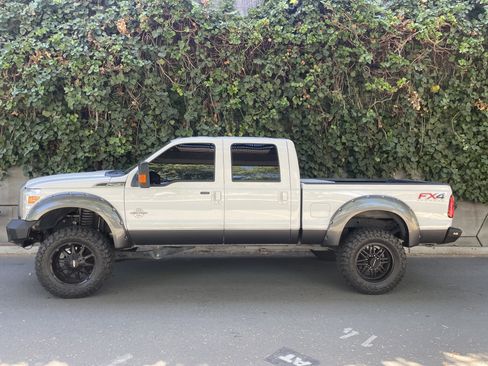Used 2015 Ford F250 Lariat w/ Lariat Interior Package AWD/4WD image 1