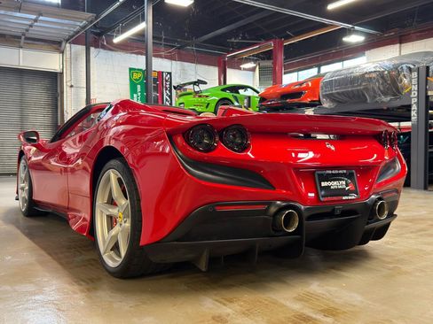 Used 2021 Ferrari F8 Tributo RWD image 11