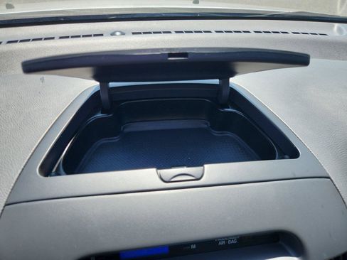Used 2010 Hyundai Elantra GLS FWD image 25