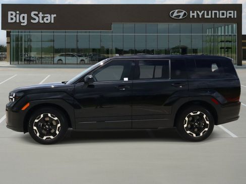 Certified 2025 Hyundai Santa Fe SE FWD image 2