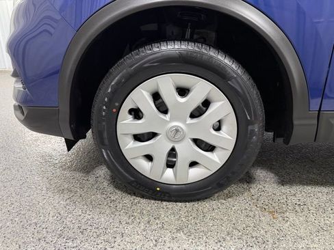 Used 2020 Nissan Rogue Sport S image 25