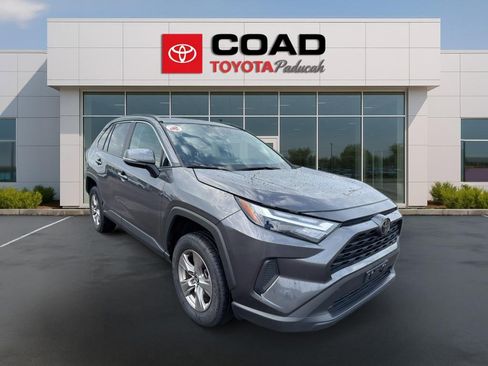 Used 2025 Toyota RAV4 XLE FWD image 7