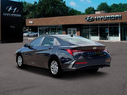 New 2026 Hyundai Elantra Blue image 5