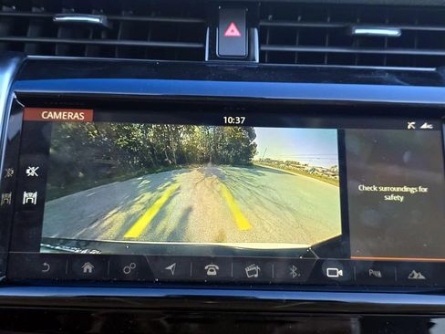 Used 2020 Land Rover Discovery Sport S image 15