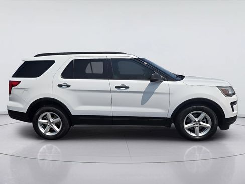 Certified 2019 Ford Explorer FWD image 4