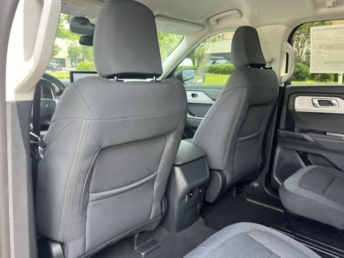 New 2026 Ford Explorer Active RWD image 16